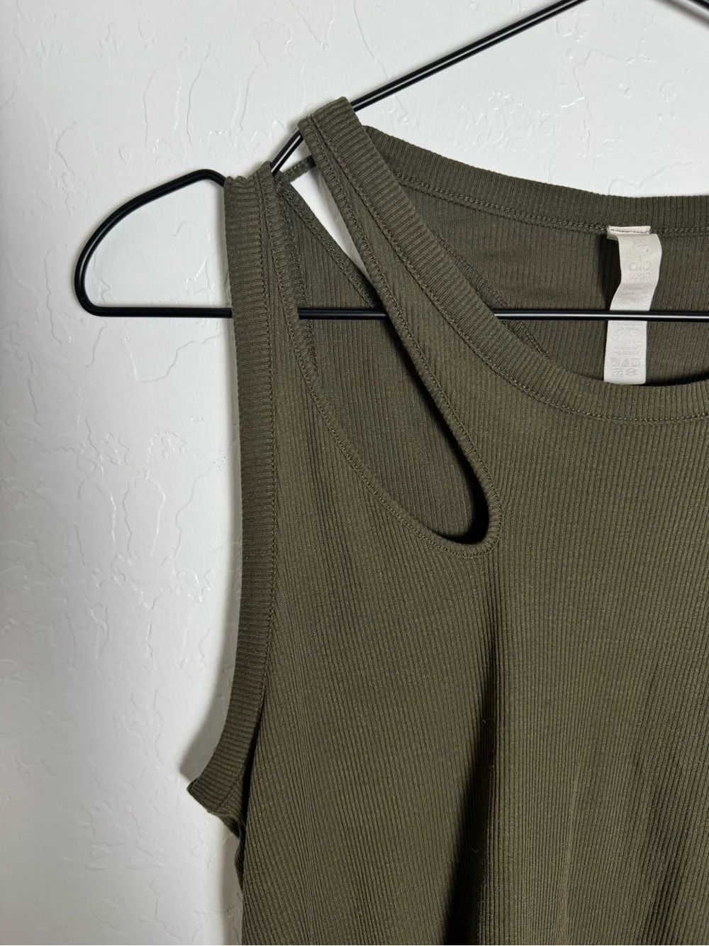 Alo Yoga Dark Cactus Ribbed Peak Tank Top Size XS
